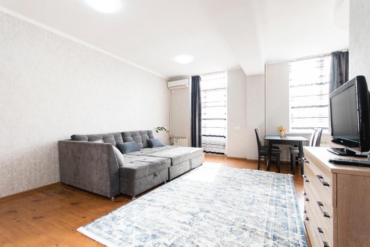 Comfortable Apartment In The Golden Square. Almaty Extérieur photo