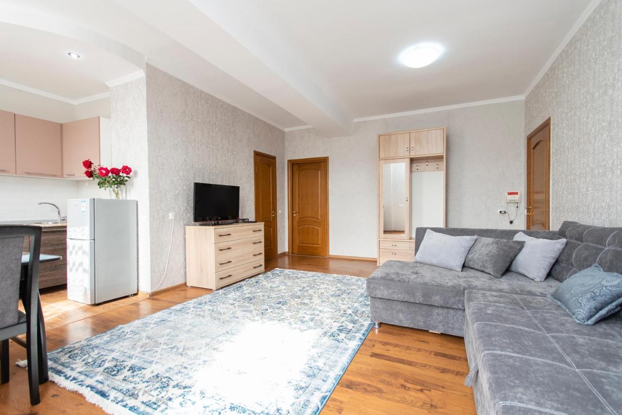 Comfortable Apartment In The Golden Square. Almaty Extérieur photo